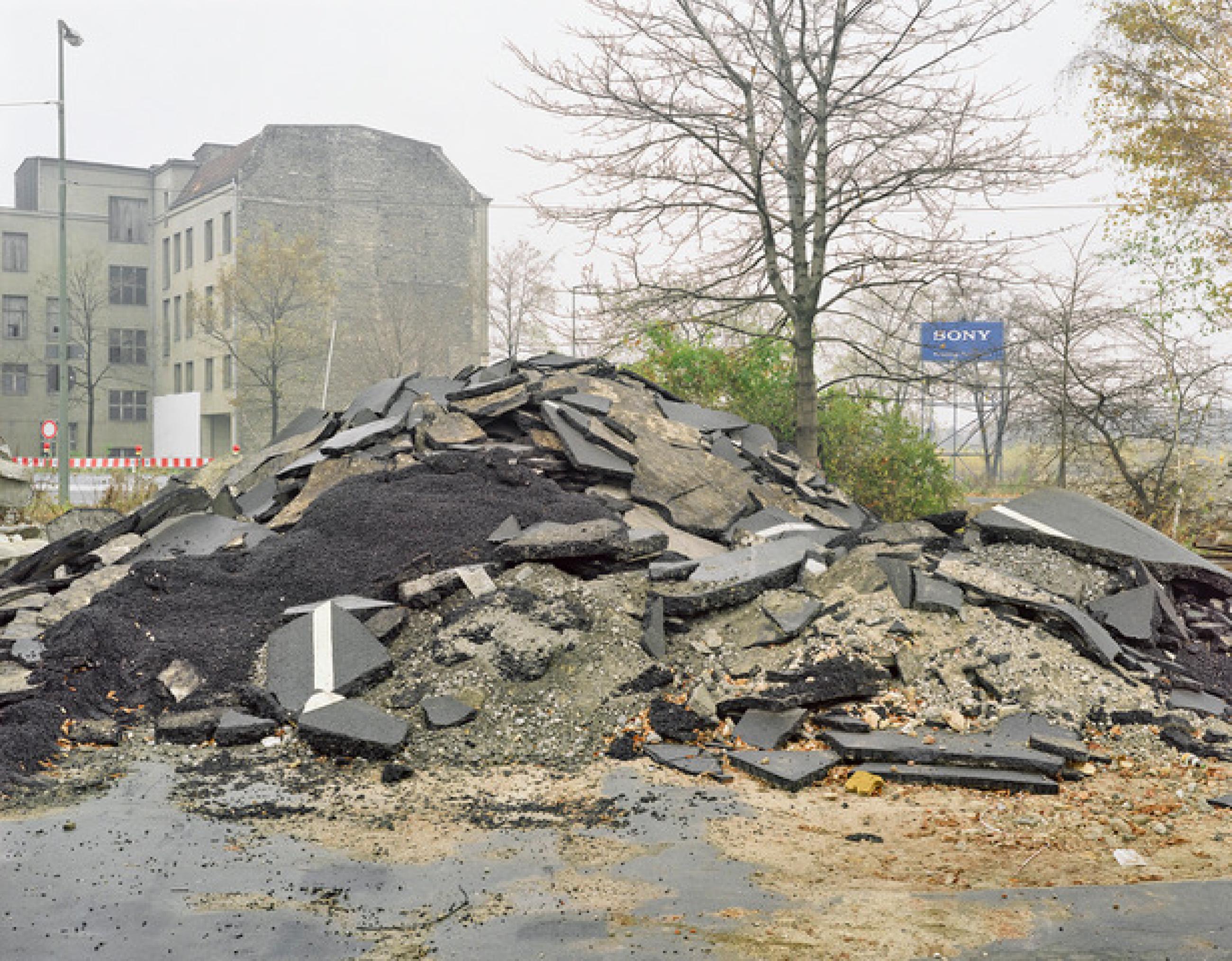 “TIEFENENTTRÜMMERUNG. Der Traum vom Reich” Arwed Messmer